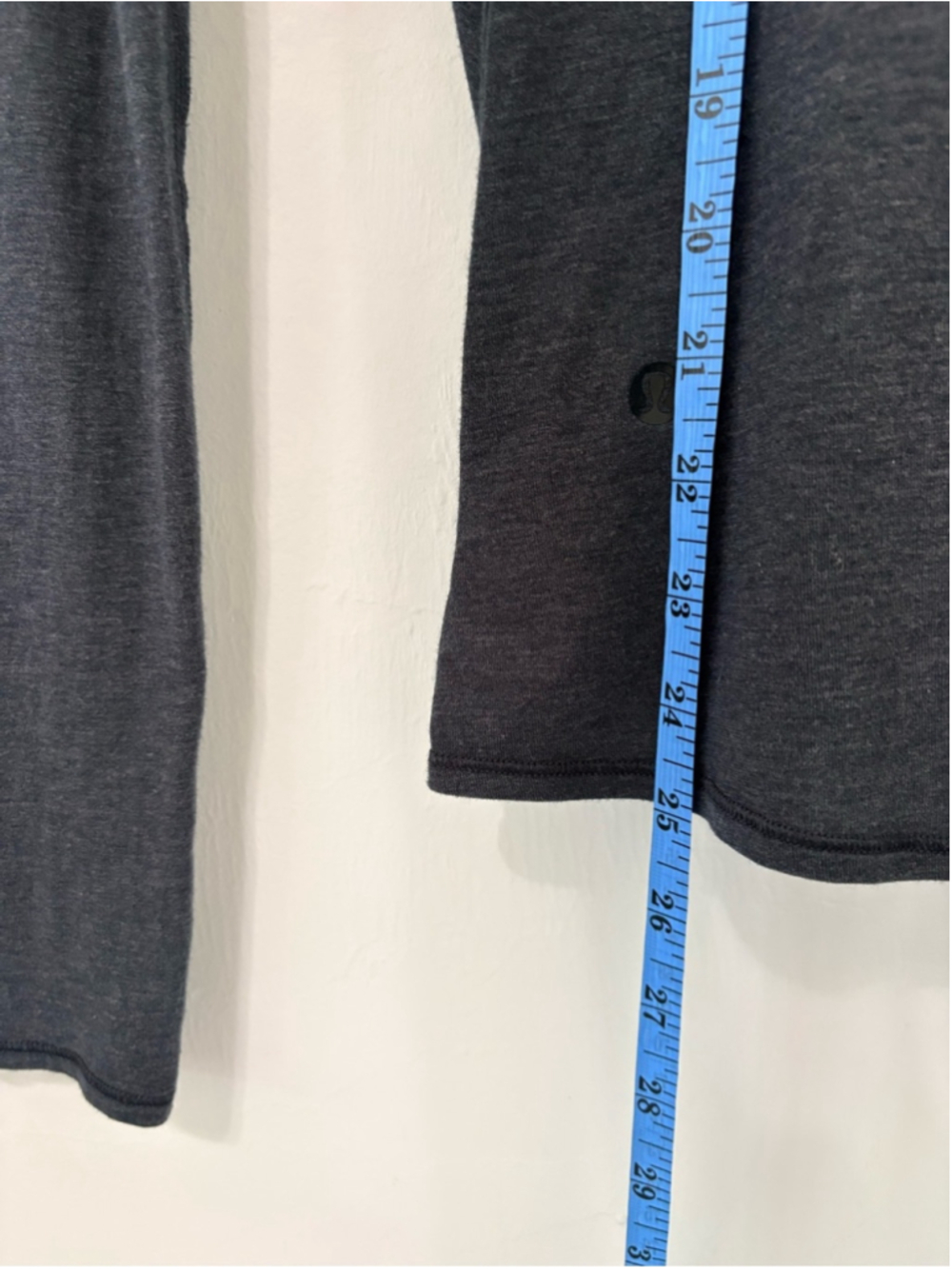 Lululemon Radiant Long Sleeve Sz 4 Heathered Black EUC - Picture 10 of 10